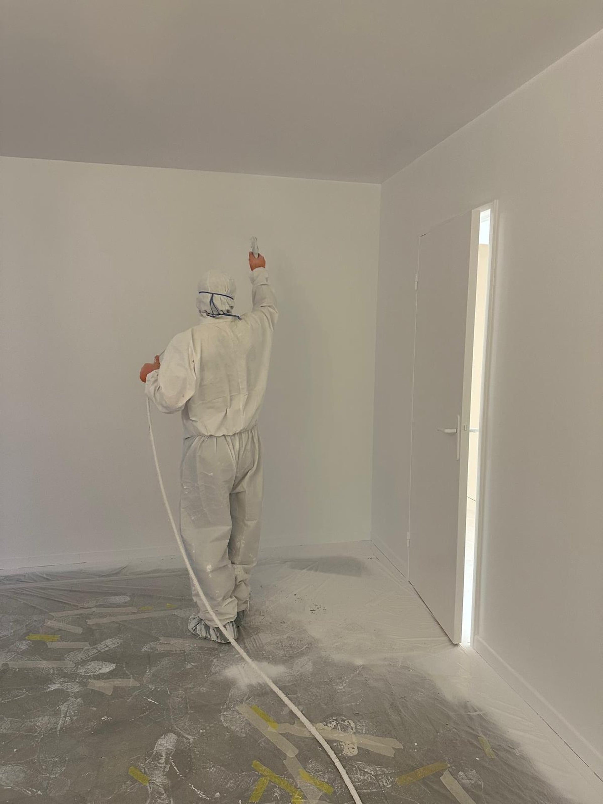 Projection d'enduit — finitions soignées