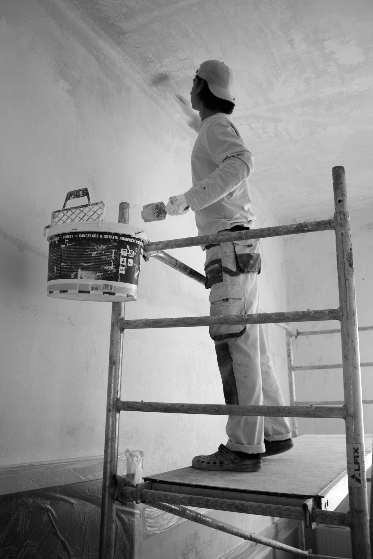 Plâtrerie : montage de cloisons et application d'enduit par LUVA BAT en Essonne